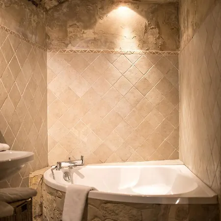 In Provence Hotel - Experience Atypique Venelles Exterior photo