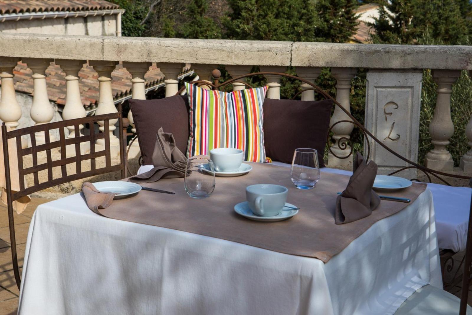 In Provence - Experience Atypique Hotel Venelles